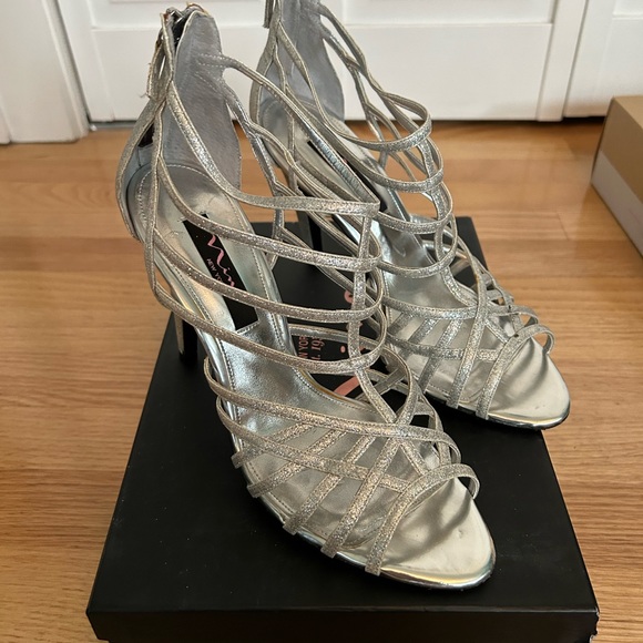 Nina Medina silver heels - Picture 2 of 4